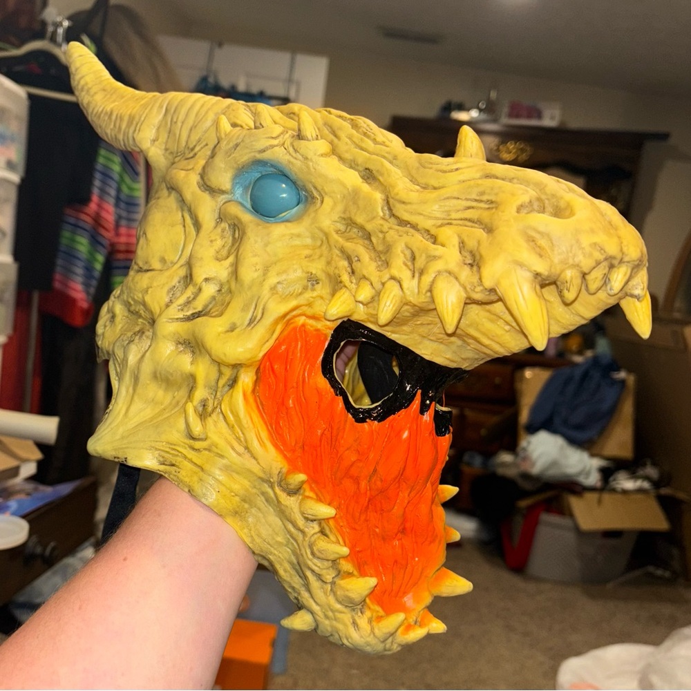 Dragon Mask with Horns lights up